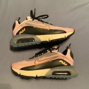 Womens Nike Air Max 2090